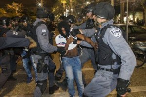 سفارة فلسطين تدين اعتقال الاحتلال لمتضامنين من جنوب أفريقيا