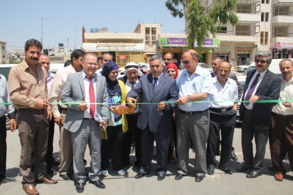 الأعرج يفتتح عدداً من المشاريع التنموية التطويرية في القدس