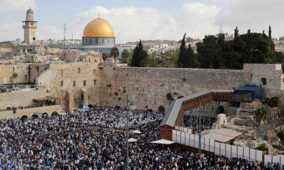 حركة فتح إقليم القدس تحذر من خطورة مخطط منع الآذان بمساجد القدس