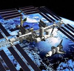 رائدا فضاء يستكملون مهامهم لتجهيز المحطة الدولية لاستقبال مركبات جديدة