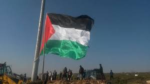 الاحتلال يقتلع سارية علم فلسطين في سبسطية