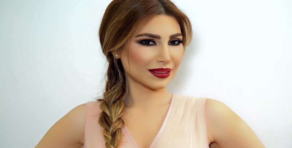 بالصور :  يارا تفاجئ جمهورها بـ “لوك جديد”