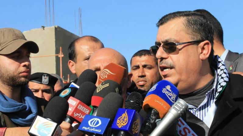 محامو "أبو شمالة" يبدأون في إجراءات رفع قضايا بالمحاكم رداً على قرار منع جواز سفره 