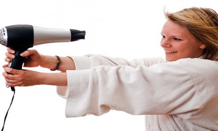 نصائح تساعدك على تجفيف شعرك بشكل أسرع بدون"استشوار"