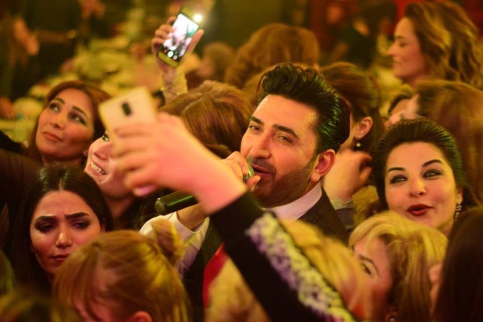 بالصور:  سامر كابرو يُحيي حفلات عيد الحب بسوريا