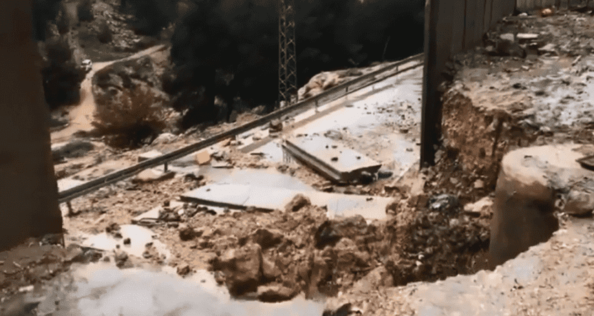 مصرع 21 شخصًا في إندونيسيا بسبب انهيارات أرضية