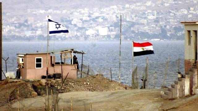 صحيفة تكشف: تحرك مصري بعد طرح السنوار مبادرة لصفقة "تبادل أسرى"