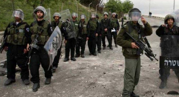 طولكرم: الاحتلال يمنع 7 من ذوي الأسرى من زيارة أبنائهم