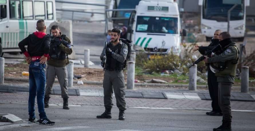 الاحتلال ينصب حاجزًا عسكريًا شرق نابلس