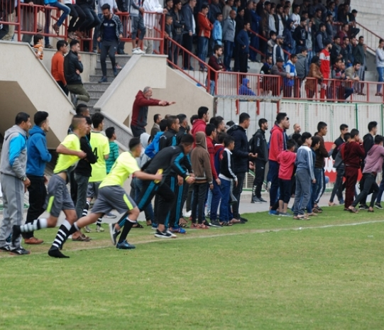 بالفيديو : حدث في غزة ... الاعتداء على حكم المباراة