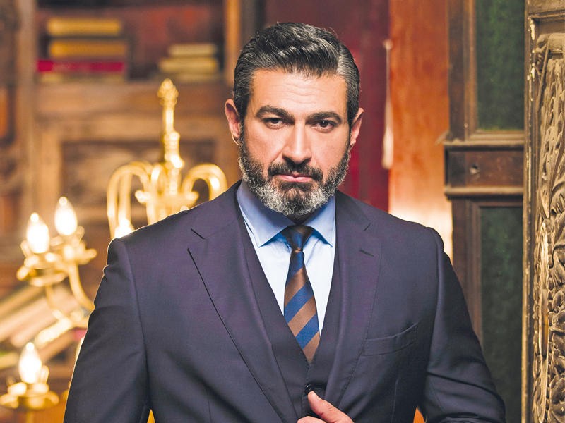 ما السر "ياسر جلال" يدخل السجن فى"لمس أكتاف"