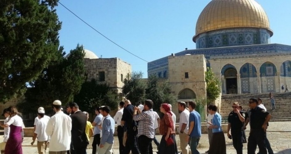 اقتحام باحات الأقصى من باب المغاربة