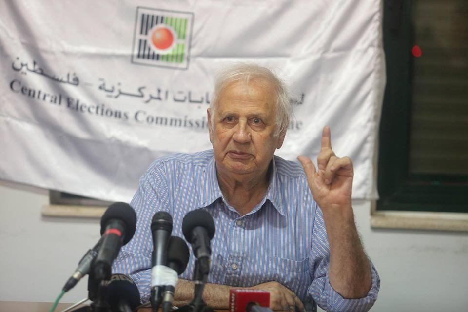 لجنة الانتخابات تكشف أسباب تأجيل زيارة حنا ناصر لغزّة؟