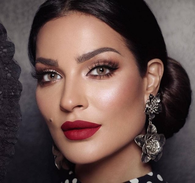 بالفيديو: النجمة نادين نجيم تعترفُ: "أنا مريت بعلاقات فاشلة وسأعتزل في سنّ الـ40"!