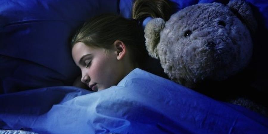 علماء : إن كنت "تنام" بهذه الوضعية فعليك التوقف فورا