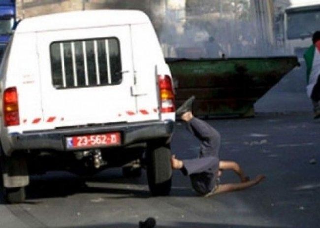 مستوطن يدهس شابًا من بلدة سلوان في القدس