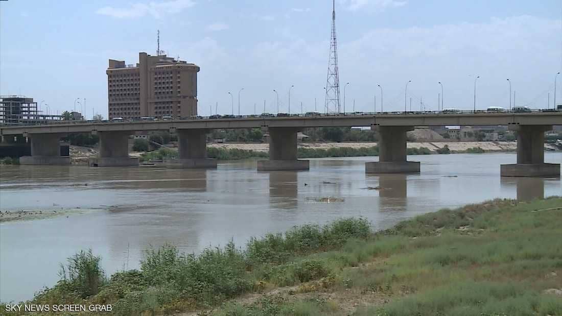 وفاة 54 شخصًا وفقدان آخرين إثر غرق عبّارة وسط نهر دجلة في العراق