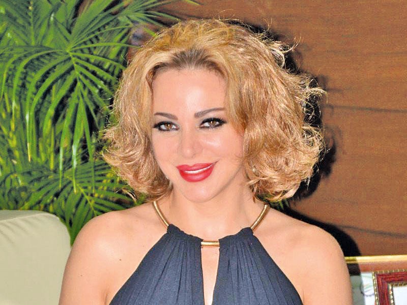 شاهدوا: سوزان نجم الدين تبكي على الشاشة بسبب ابنتها