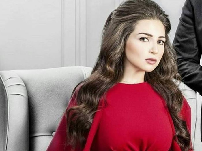 شاهدوا: الجمهور يطالبهما بالارتباط "مي عزالدين" تُعبّرُ عن اشتياقها للفنان "أحمد السعدني"