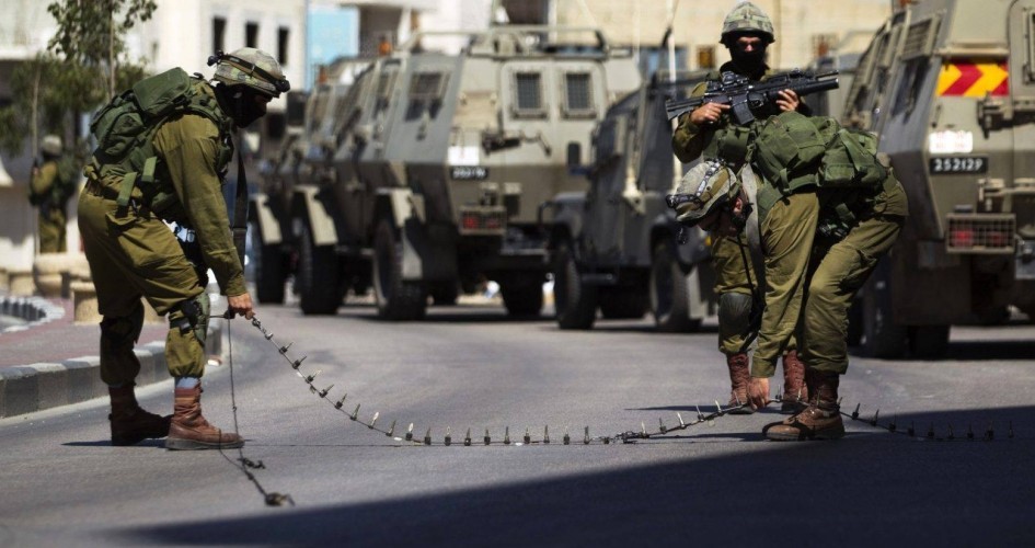 الاحتلال يُغلق البلدة القديمة من الخليل ويُطلق قنابل الصوت صوب المواطنين