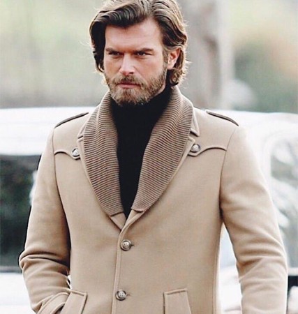 بالصور: أوامر رئاسية تُبعد "كيفانش تاتليتوغ" عن جمهوره