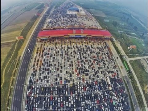 بالفيديو والصور: زحمة سير لم تروها من قبل