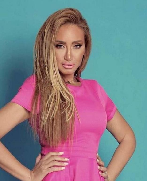 ريهام سعيد: تحتفلُ مع زوجها "السّادس" بعيد زواجهما و ما علاقة بقِصّة حبسها؟