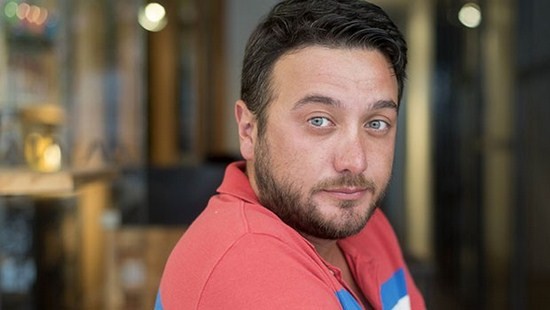 تهديد بطل مسلسل "حب للإيجار" بنشر فيديوهاته الإباحية!