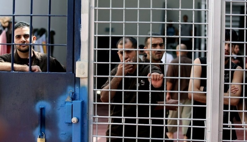 صحيفة عبرية: الأسرى الفلسطينيون سيخوضون إضرابًا مفتوحًا الأحد المقبل