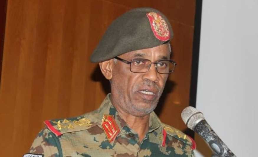 تعرّف على وزير الدفاع السوداني الذي أعلن اعتقال البشير!