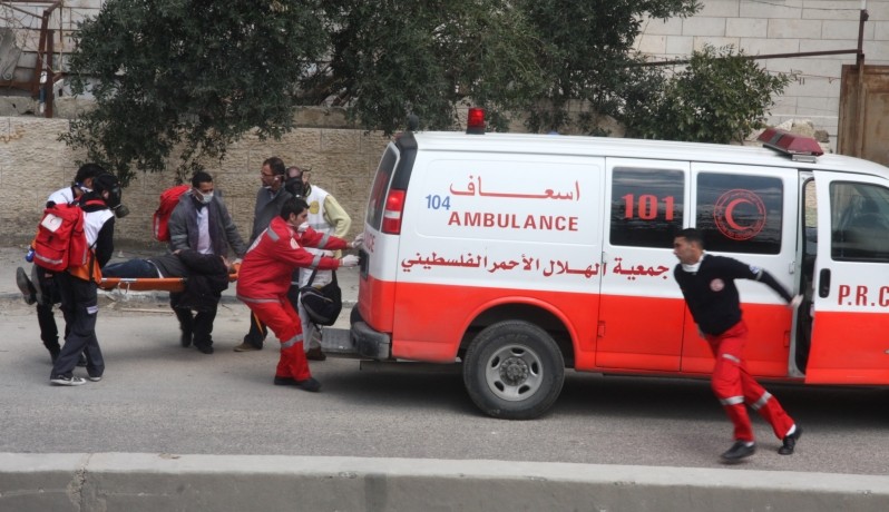إصابة سيدة بجروحٍ متوسطة إثر سقوطها من علو شرق غزة