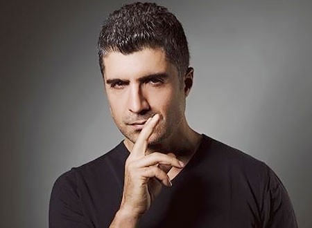 نجم تركي "أوزجان دينيز" يثير الغضب بـ"حفلة" تل أبيب