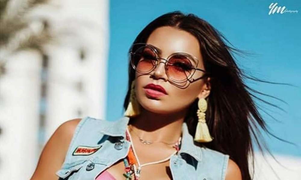 الراقصة "جوهرة" تنفي هروبها من حكم الحبس وتؤكد بذبحة "صدرية"