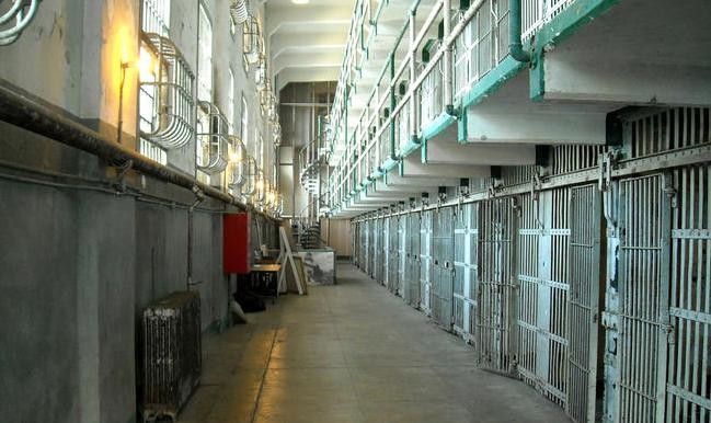 شؤون الأسرى تكشف تفاصيل الحالة الصحية المتدهورة لـ3 أسرى