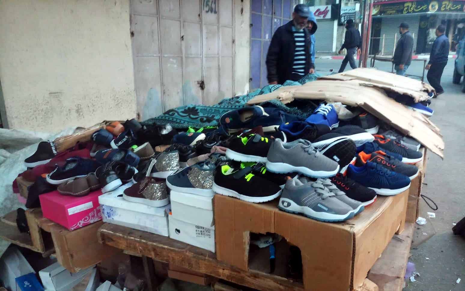 بلدية خان يونس تُزيل بسطات ثابتة لهذا السبب!