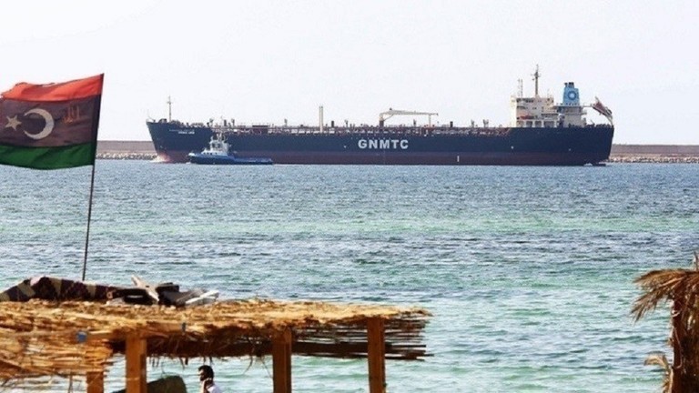 مسؤول إيراني ينفي نبأ احتجاز سفينة لهم في ميناء مصراتة الليبي