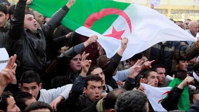 مغادرة مدير جهاز المخابرات الجزائري منصبه مع تواصل احتجاجات المتظاهرين