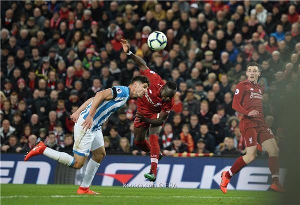 صلاح وماني يقودان ليفربول لاكتساح هيدرسفيلد