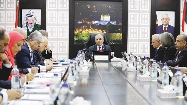 بالفيديو: إليكم أبرز ما جاء في كلمة اشتيه خلال جلسة الحكومة اليوم!