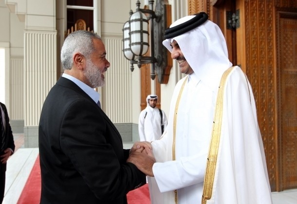 تعرّف على تفاصيل الاتصال الهاتفي بين هنية وأمير قطر!