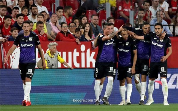 بالصور: ليجانيس يهزم إشبيلية ويوجه ضربة لآماله الأوروبية