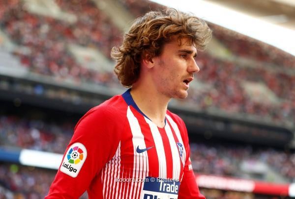 أتلتيكو مدريد يرفع الراية البيضاء أمام برشلونة