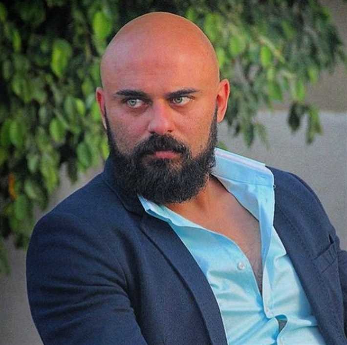 شاهدوا: "أحمد صلاح حسني" من لاعب الكرة في التسعينات إلى فتى أحلام البنات في رمضان 2019