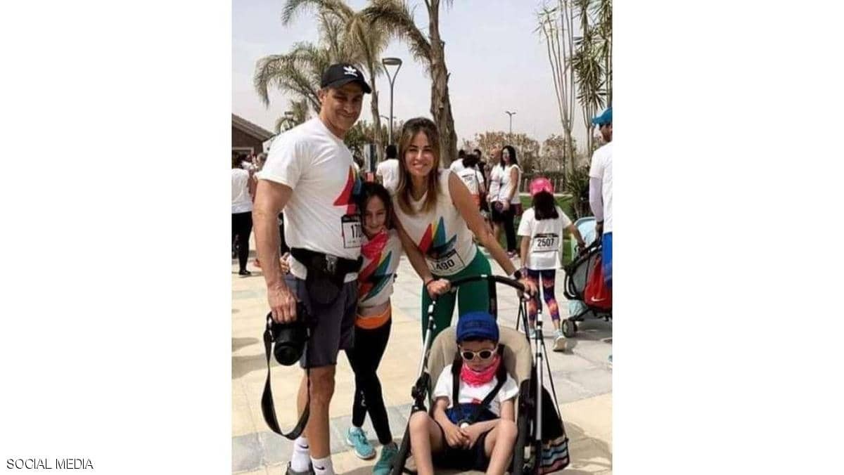 مصر: أصغر أفراد عائلة مبارك يظهر للمرة الأولى