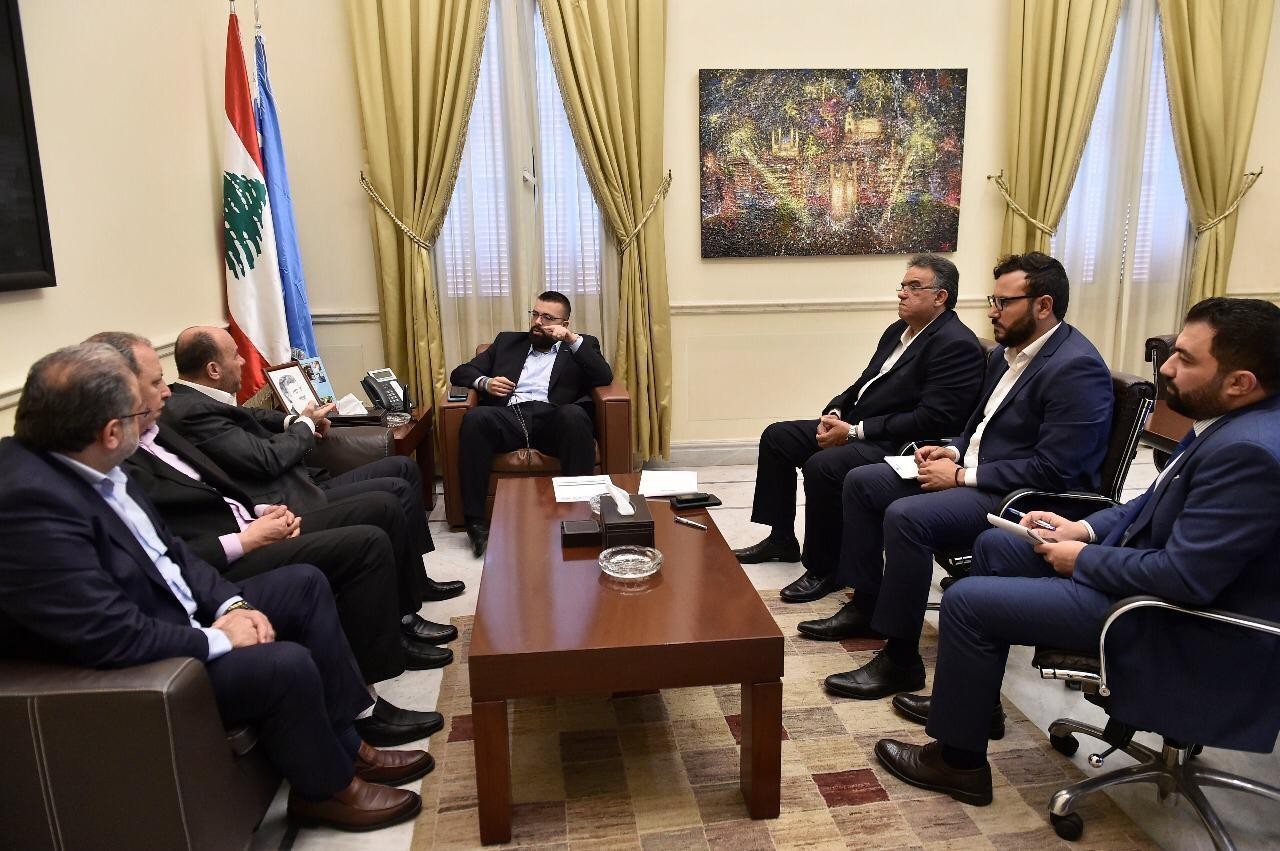 الأمين العام لتيار المستقبل يستقبل وفدًا من قيادة حماس في بيروت