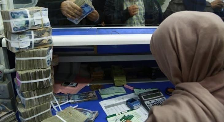مالية غزة تُعلن بدء التسجيل لتسديد رسوم طلبة الكلية العربية للعلوم التطبيقية من المستحقات