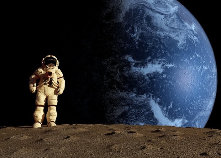 بعد صدفة نادرة "أشهر عبارات البشرية" للبيع