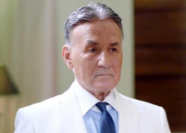 تطورات الحالة الصحية لـ"عزت أبو عوف" بعد شائعة وفاته