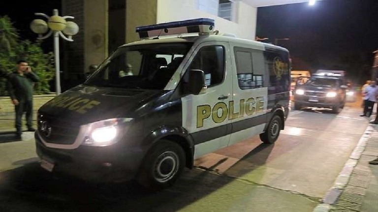 مصر:مراهقة تقتل شقيقتها الوسطى وتطعن أختها الصغرى خوفا من الفضيحة