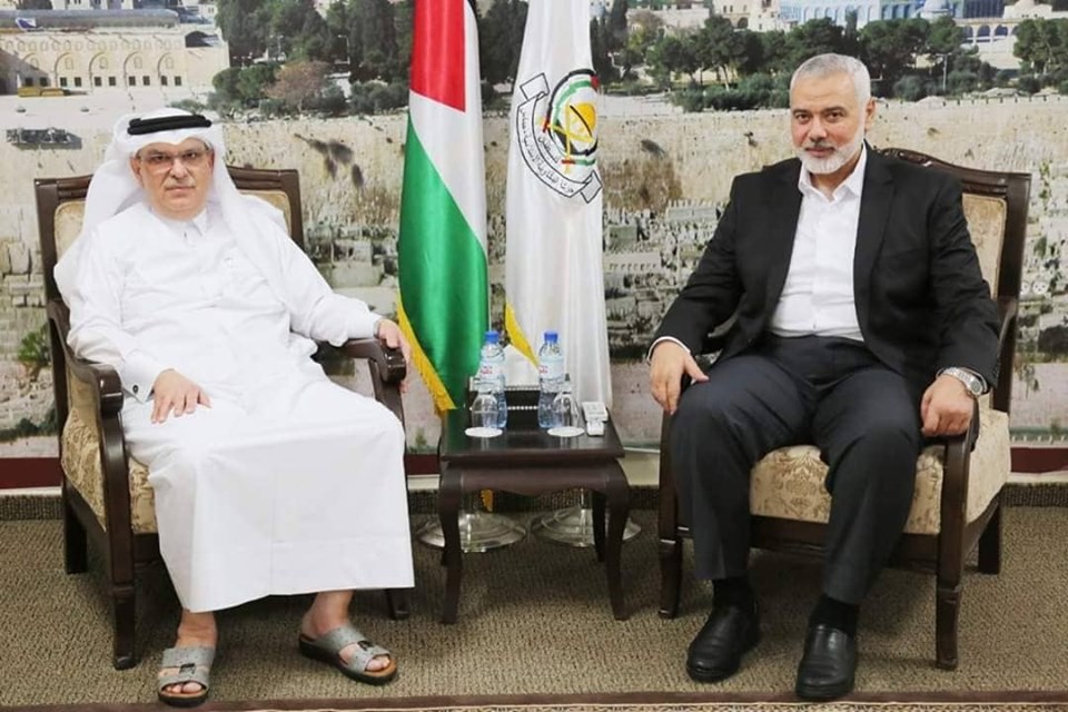 صورة: قيادة "حماس" برئاسة هنية تلتقي السفير العمادي بغزّة